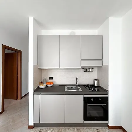 Bilocale Con Terrazzo E Box Auto Su Richiesta Apartment Como Exterior photo