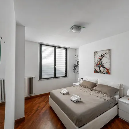 Bilocale Con Terrazzo E Box Auto Su Richiesta Apartment Como Exterior photo