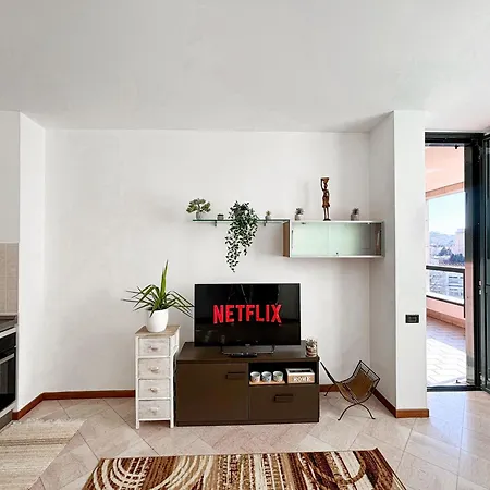 Bilocale Con Terrazzo E Box Auto Su Richiesta Apartment Como Exterior photo